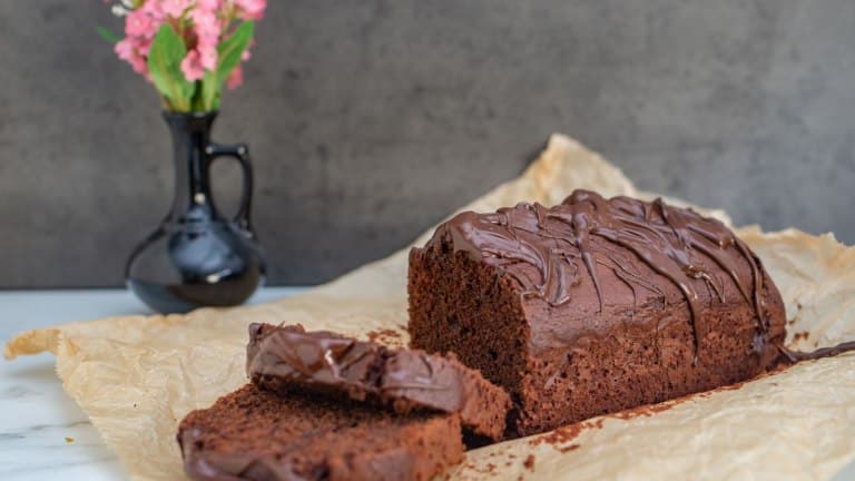 Prăjitura Cu Ciocolată Simplă: Parfumată și ușor de făcut!